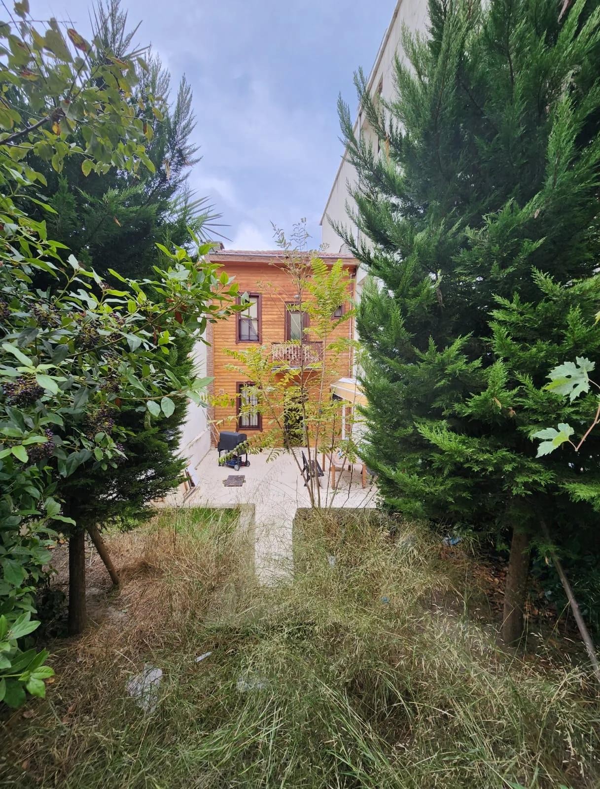 Kadıköy'de Özel Bahçeli Tarihi Villa 2